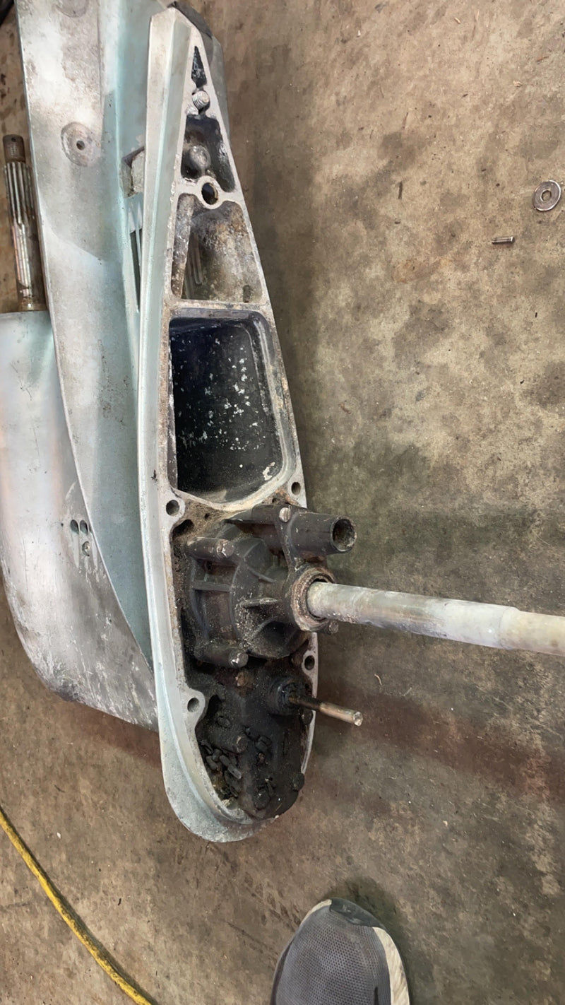 Evinrude VRO 225hp 2 stroke outboard 25" lower unit