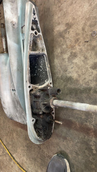 Load image into Gallery viewer, Evinrude VRO 225hp 2 stroke outboard 25" lower unit
