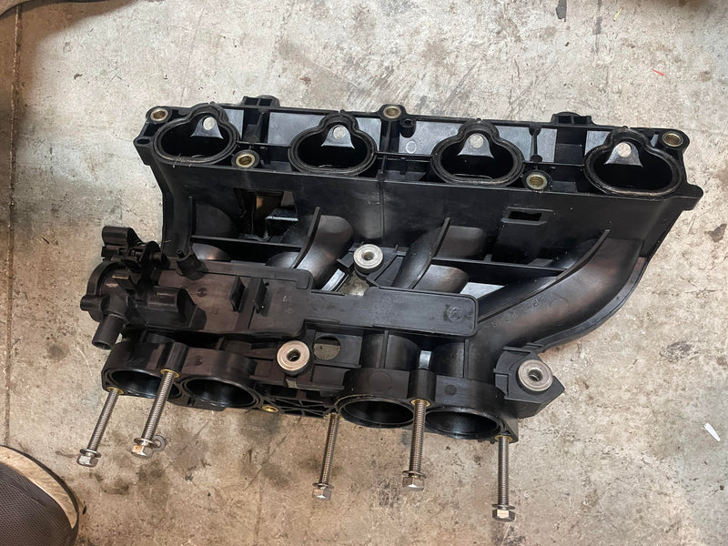 Yamaha 150hp 4 stroke outboard Intake manifold