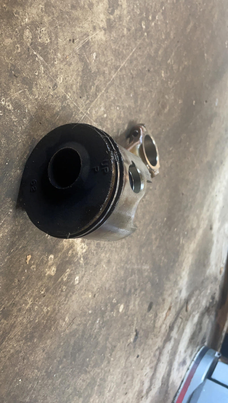 Mercury Optimax 135hp outboard port piston and rod "62"