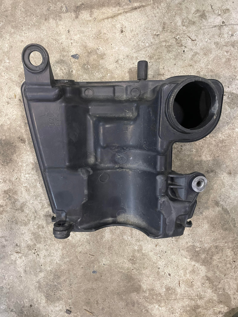 Suzuki DF50 outboard intake silencer (13810-87J20)