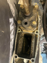 Load image into Gallery viewer, Nissan 70hp Plus 2 stroke outboard 20 inch shaft lower unit
