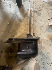 Load image into Gallery viewer, Johnson 140hp 2 stroke outboard 25" SEI aftermarket lower unit
