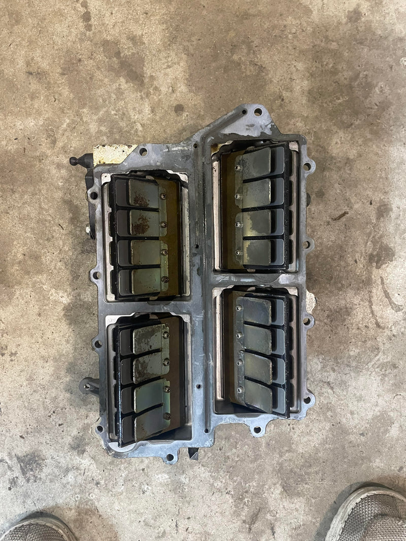 Yamaha 115hp 2 stroke outboard intake manifold w/ reeds (6E5134013)