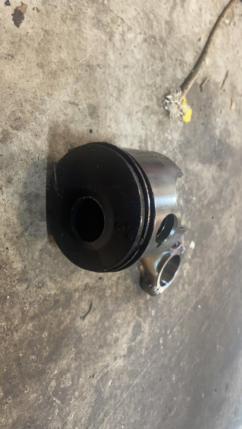 Mercury Optimax 135hp outboard starboard piston and rod "63"