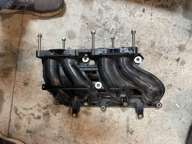Yamaha 150hp 4 stroke outboard Intake manifold