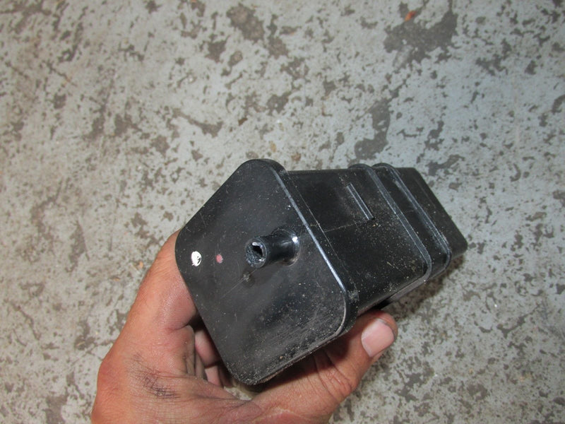 2005 Yamaha Outboard F225 hp 4 stroke air canister 69J-24170-00-00