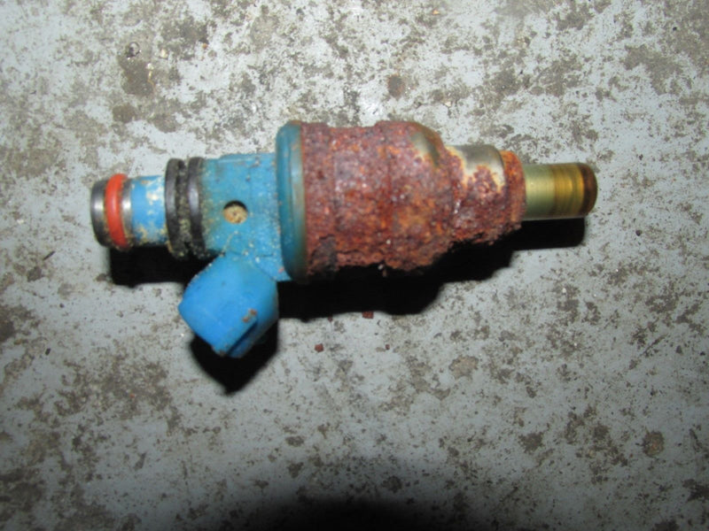2000 Suzuki outboard DF60 hp 06001F-031341 4-stroke fuel injector 15710-99E00