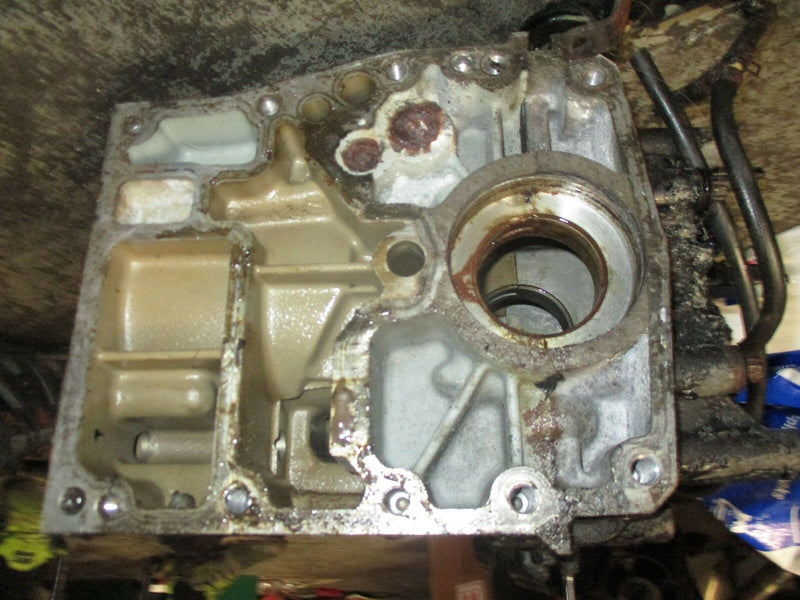 1999 Suzuki outboard DF 70hp 4-stroke crankcase block