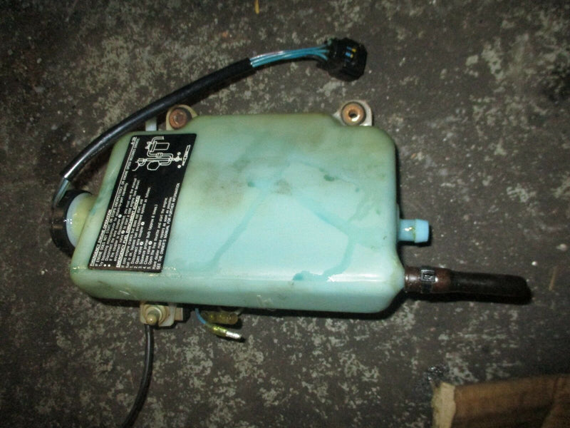 1996 yamaha outboard L225TXRU 2-stroke VX Model oil tank 6e5-21733-02