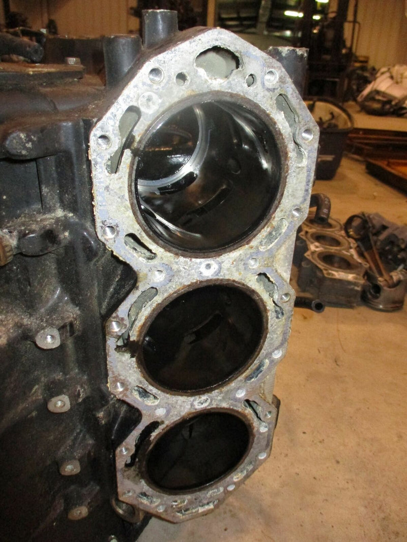 Evinrude Ficht 225hp 2 stroke outboard crankcase block