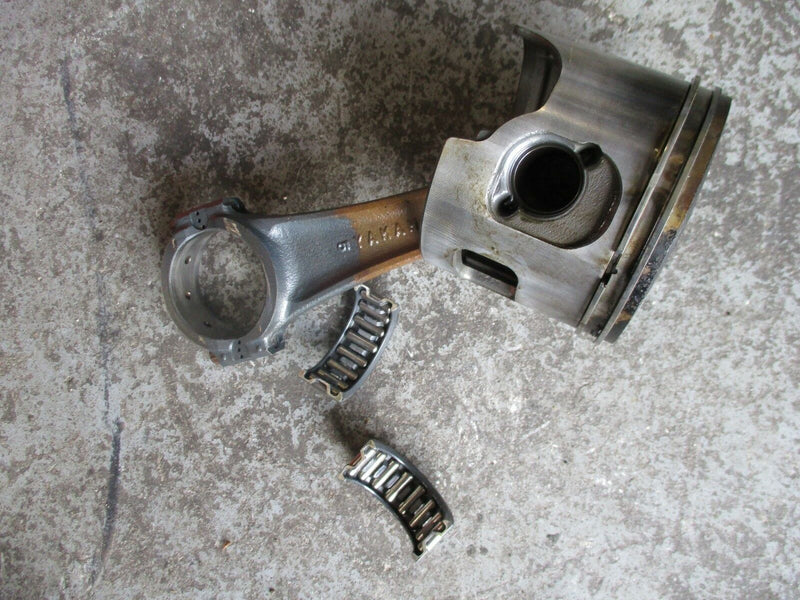 2002 Yamaha 175hp HPDI Outboard port piston and rod 68f-11642-01-85