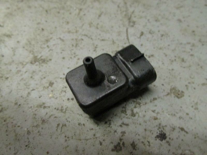 1997 Suzuki DT140 2 stroke 140hp 14003-751427 air pressure sensor 18590-94600