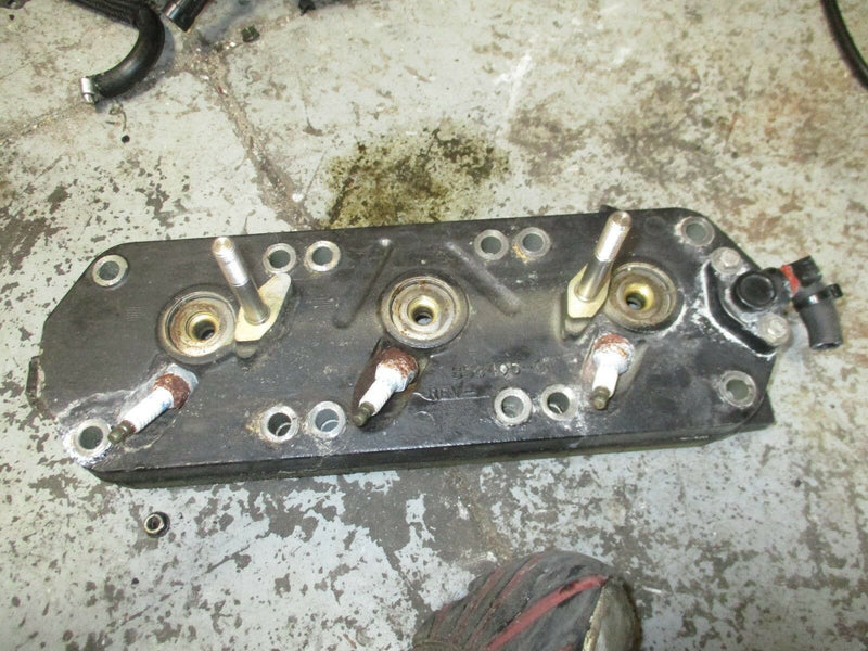 Mercury 135hp DFI Optimax V6 2.5L outboard cylinder head 858405-c1