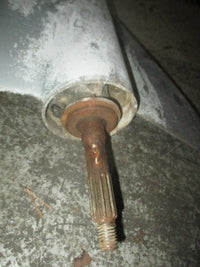 Load image into Gallery viewer, Evinrude 115hp 2 stroke outboard lower unit with 20" shaft FOR PARTS
