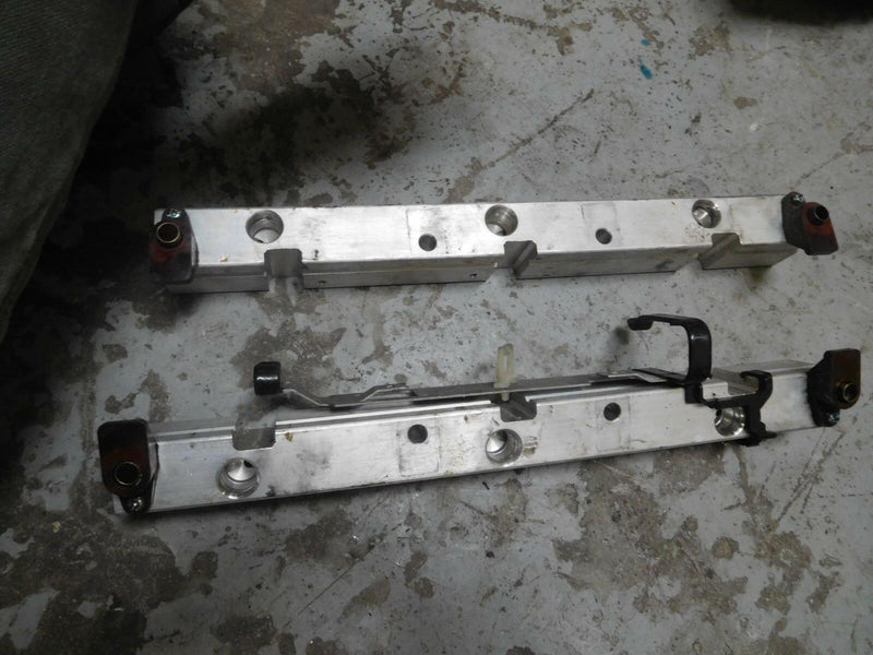 2005 yamaha vmax HPDI 200hp outboard 3.1L fuel rail set 60v-13161-00-00