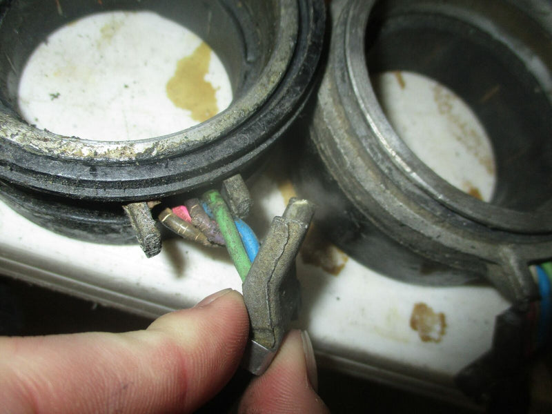 Johnson outboard trigger (583289) [Broken Wire Bracket]