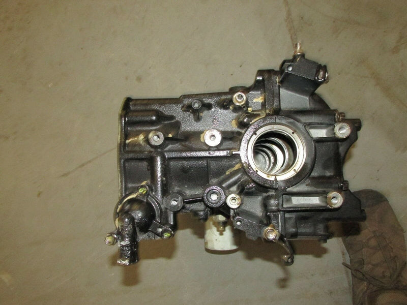 2001 Suzuki Outboard DF 70 4-stroke 07001F-152213 crankcase 11300-99E05-019