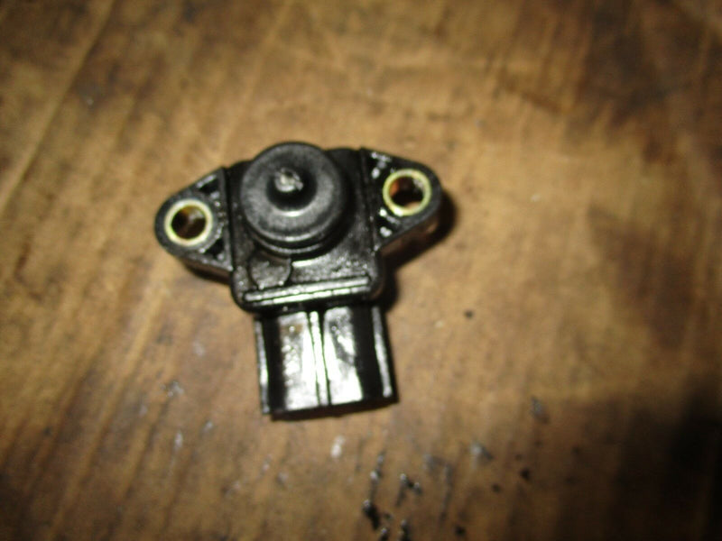 2000 Yamaha 200 hp OX66 V6 SWS outboard pressure sensor 67h-82380