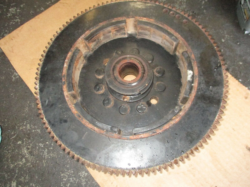 1986 Yamaha 200hp precision blend outboard flywheel 6g5-85550-12