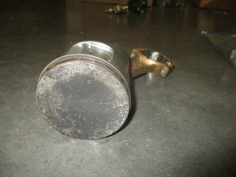 Yamaha OX66 VMAX 250hp outboard starboard piston and rod