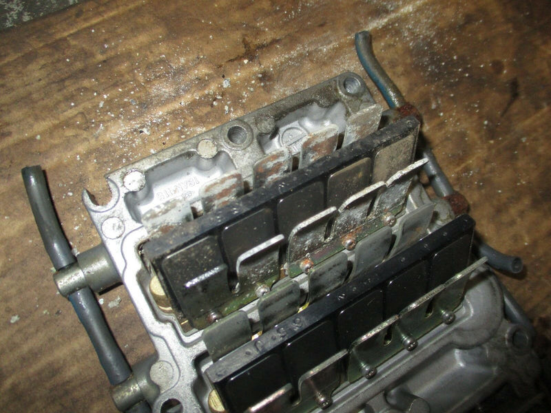 2000 Yamaha 200 hp OX66 V6 SWS outboard intake manifold/reeds 65l-13610-01