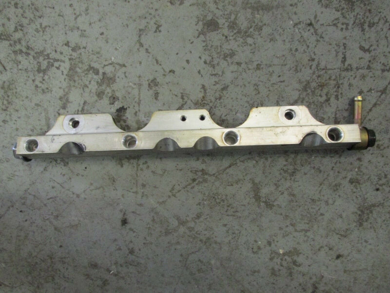 2003 Johnson outboard 90hp 4-stroke fuel rail 5033537