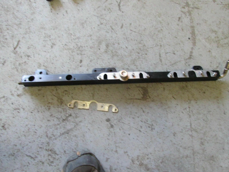 Mercury outboard 275 hp 2.6L Verado fuel rail 895022A01