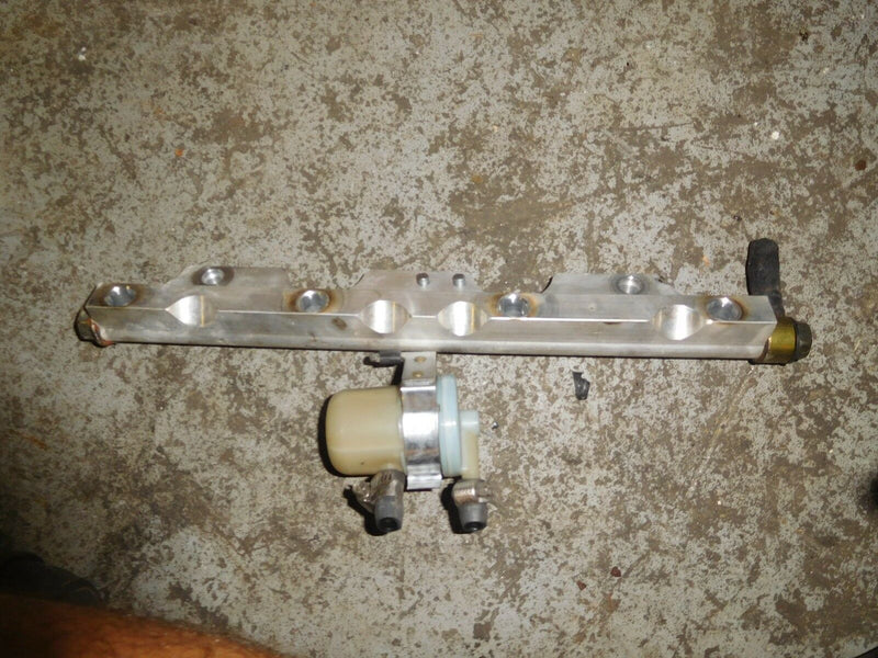 2001 Suzuki Outboard DF90 Fuel Rail 15750-90J00