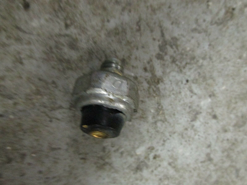 2000 Yamaha F115TXRY 4-stroke 115hp oil pressure sensor