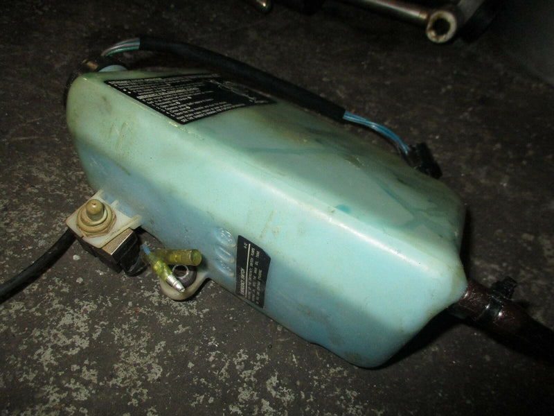1996 yamaha outboard L225TXRU 2-stroke VX Model oil tank 6e5-21733-02