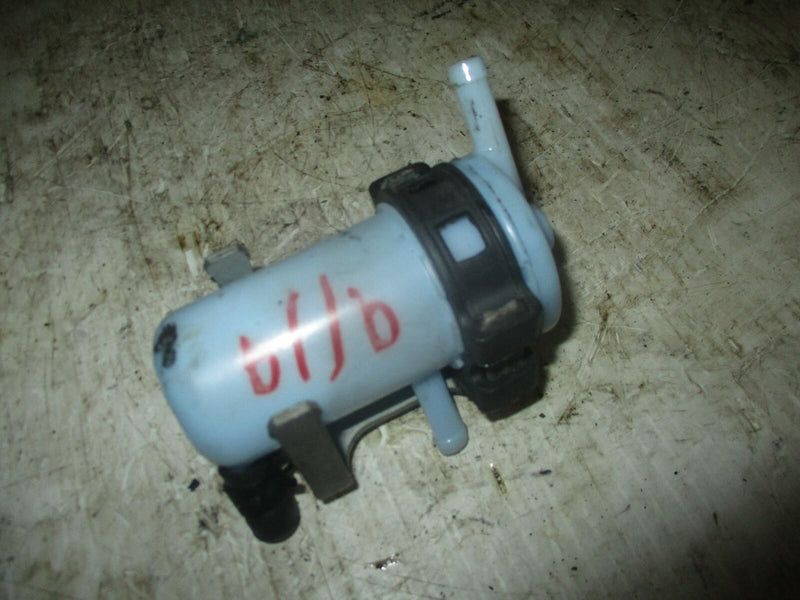 Suzuki DF150 150hp outboard fuel filter with bracket (15410-96J00)