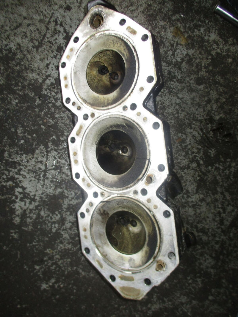 Evinrude 135 Ficht outboard starboard cylinder head (5001526)