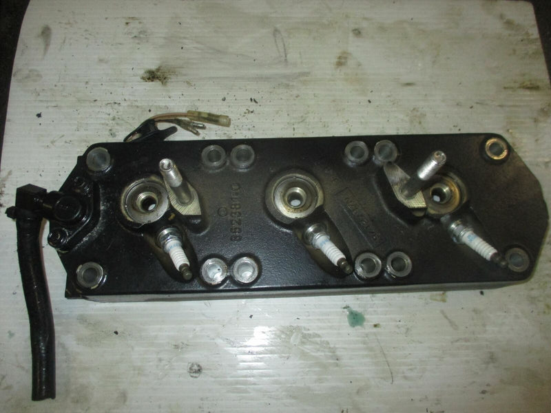 Mercury Optimax 2.5L 135hp outboard starboard cylinder head (852381-C)