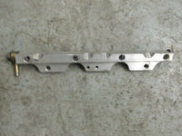 Load image into Gallery viewer, 2006 Suzuki outboard DF140 4-stroke fuel rail 15751-90J03
