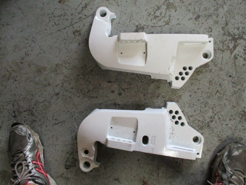 1997 Johnson 90hp Ocean Runner outboard side mounting brackets 335416 335489