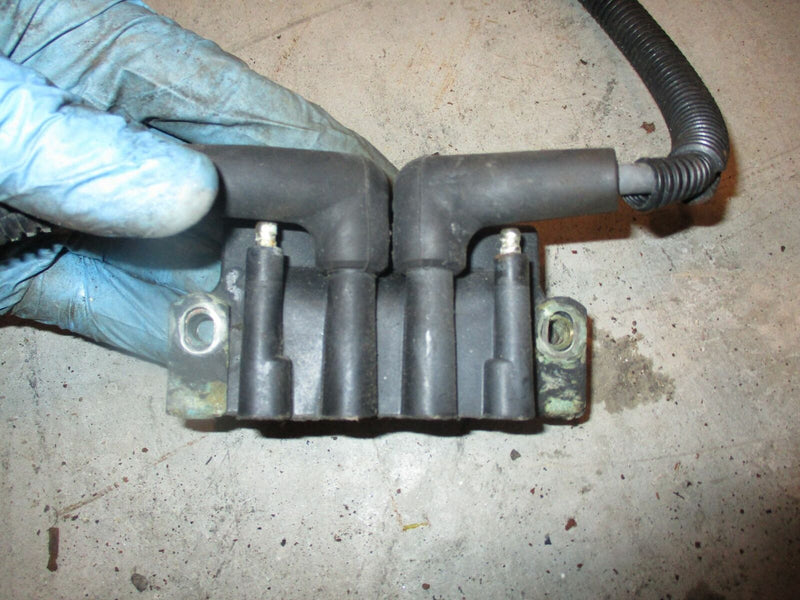 Evinrude Ficht 225hp 2 stroke outboard dual ignition coil (586533)