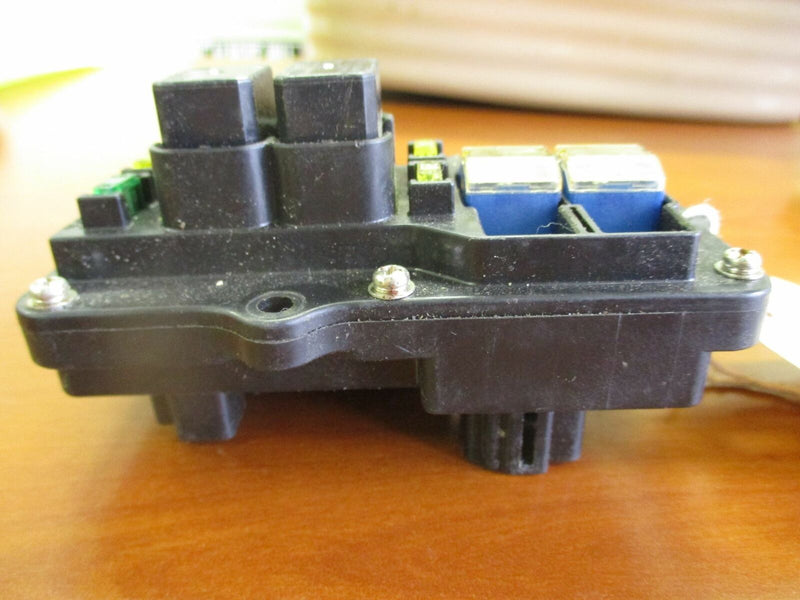 Yamaha 200-300hp Outboard Fuse Box (60V-82170-01-00)
