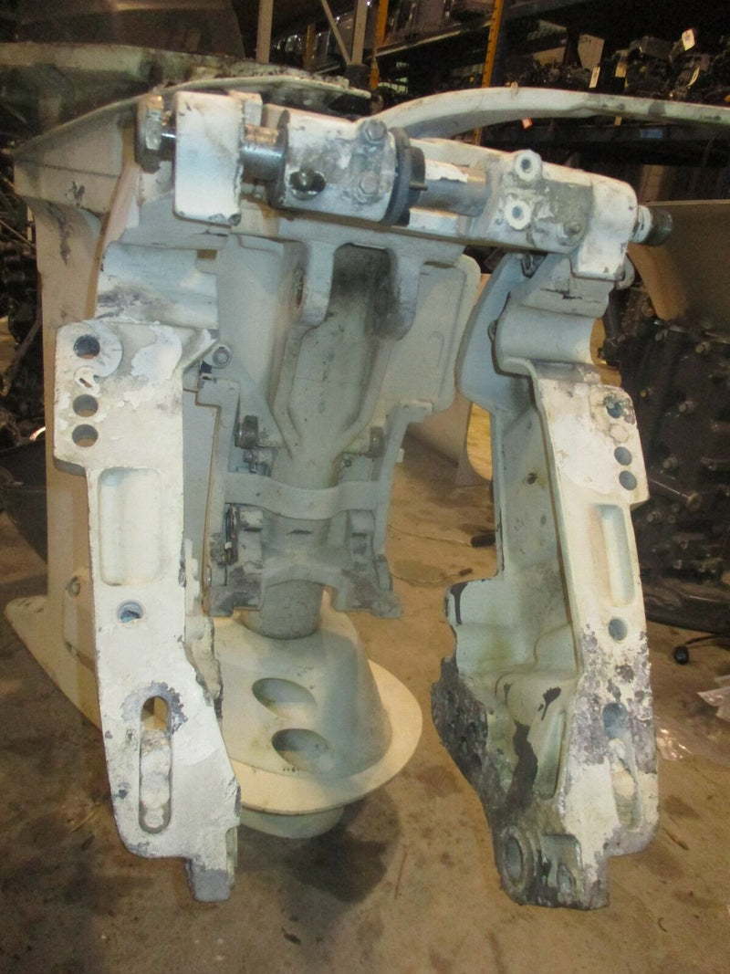 Evinrude 200hp Ocean Pro 2-Stroke Outboard 25in Shaft Midsection