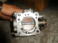 Load image into Gallery viewer, 2001 Suzuki outboard DF90 Throttle Body/CTP 13300-90J00
