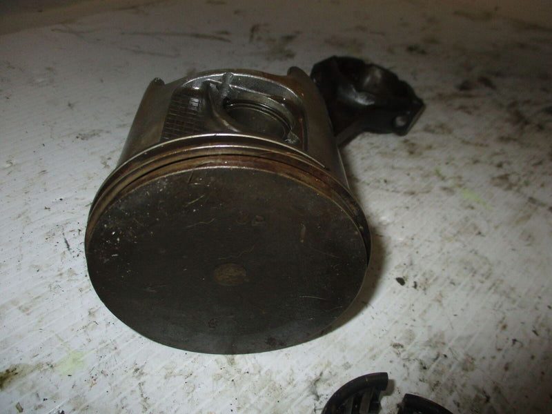 Yamaha 225 hp salt water series 2 outboard starboard piston and rod