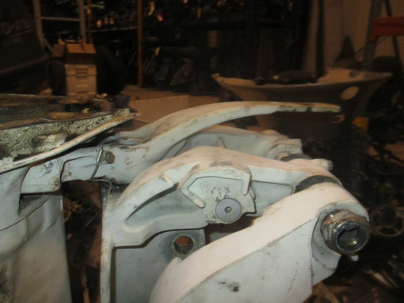 Evinrude 200hp Ocean Pro 2-Stroke Outboard 25in Shaft Midsection