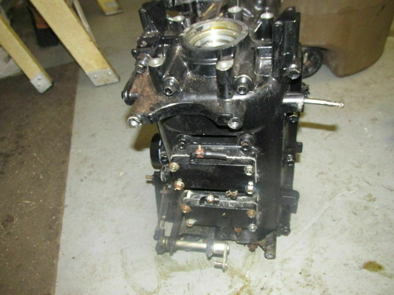 1998 Suzuki Outboard DF60 hp 06001F-861051 4-stroke crankcase block