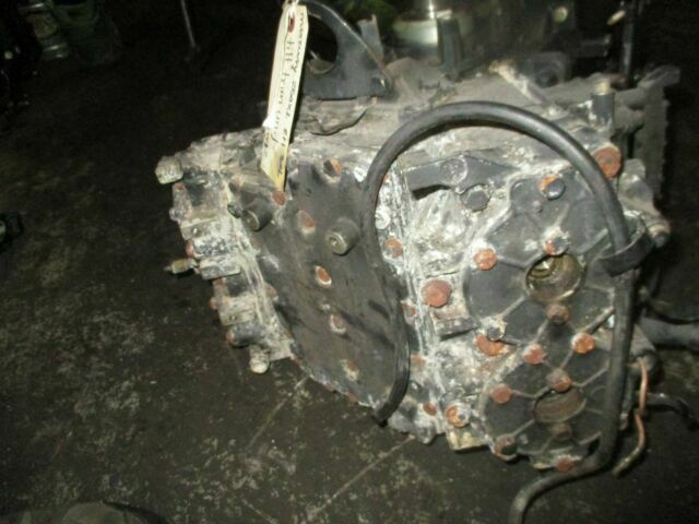 1988 Johnson 88 hp special 2-stroke outboard crankcase powerhead