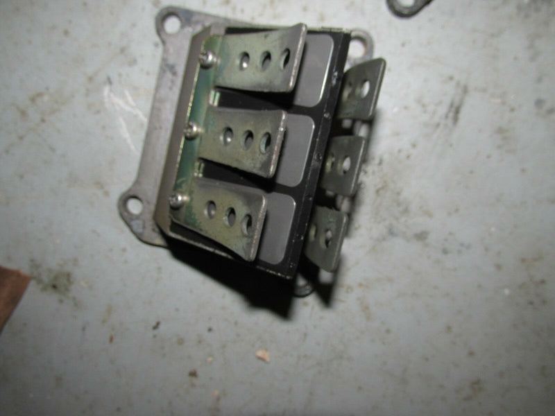 2001 Tohatsu 115hp 2 stroke reed valve assembly 3A3-02100-0