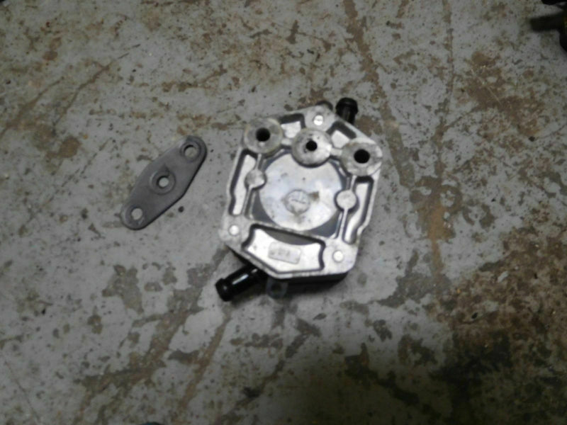 2000 Yamaha outboard 250 hp OX66 SWS Lx250TXRY Fuel Pump 67H-24410-00-00