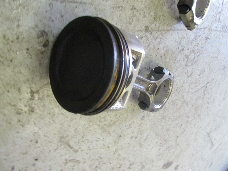 Suzuki DF 90 4 stroke 09001F-251367 piston and rod 12111-90J01, 12160-90J00