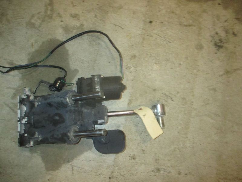 2004 Evinrude Ficht E250FPXSRM Outboard Tilt Trim Unit (Bottom pinion cut)