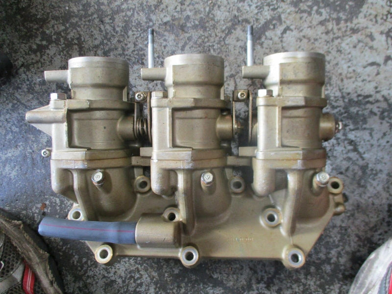2005 Yamaha outboard F225TXRD 4 stroke 225hp stbd intake manifold 69j-13750