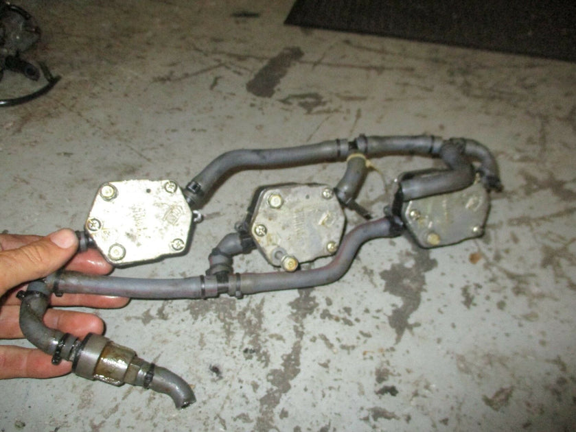 2002 Yamaha 3.1L 200hp VMAX OX66 outboard fuel pump set Strouds Marine